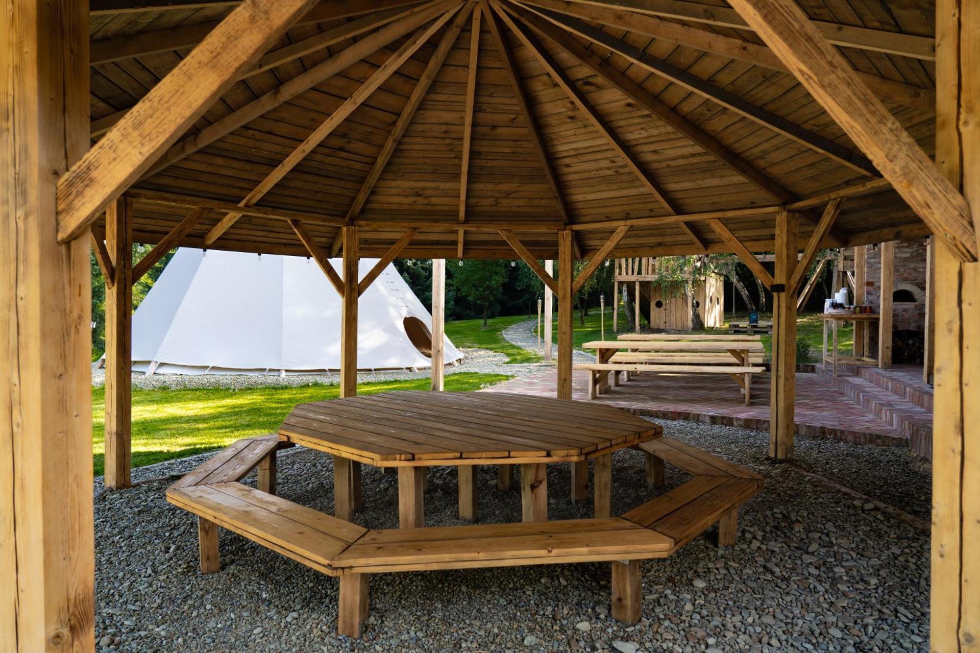 Розкішний намет Moon Glamping Beczyn